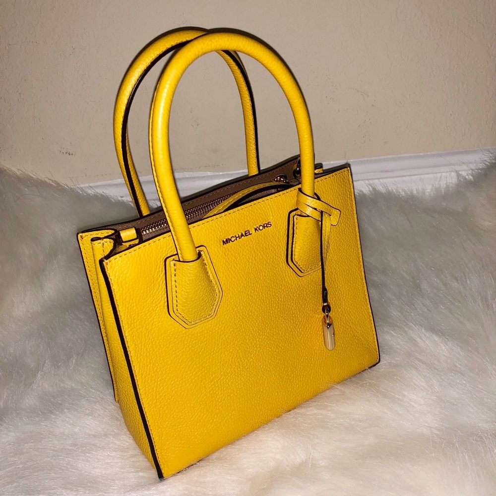 Michael Kors handbag removable crossbody strap